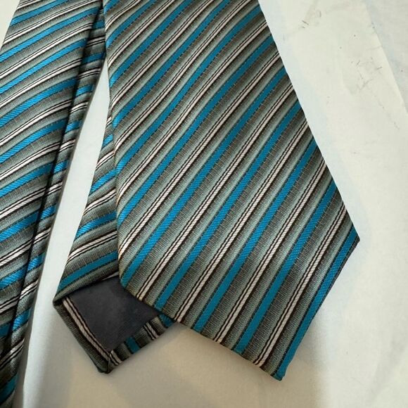 Versa Hand Made Men’s Neck Tie Made In China - Picture 3 of 6